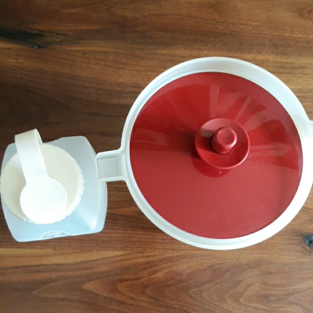 Tupperware  Pitcher - Picture 8 of 9